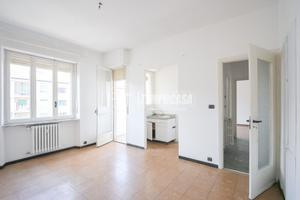 BILOCALE LIBERO DA SUBITO PIANO ALTO IN CORSO RACC