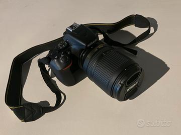 Nikon D3500 con obiettivo 18-140mm