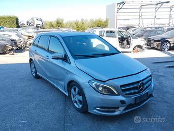MERCEDES B W246 ricambi usati 