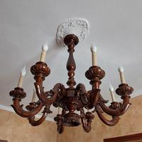 Lampadario in legno antico