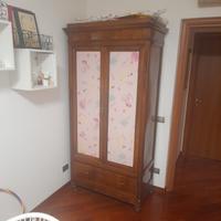 ANTICO ARMADIO / VETRINA A 2 ANTE CON CASSETTO 