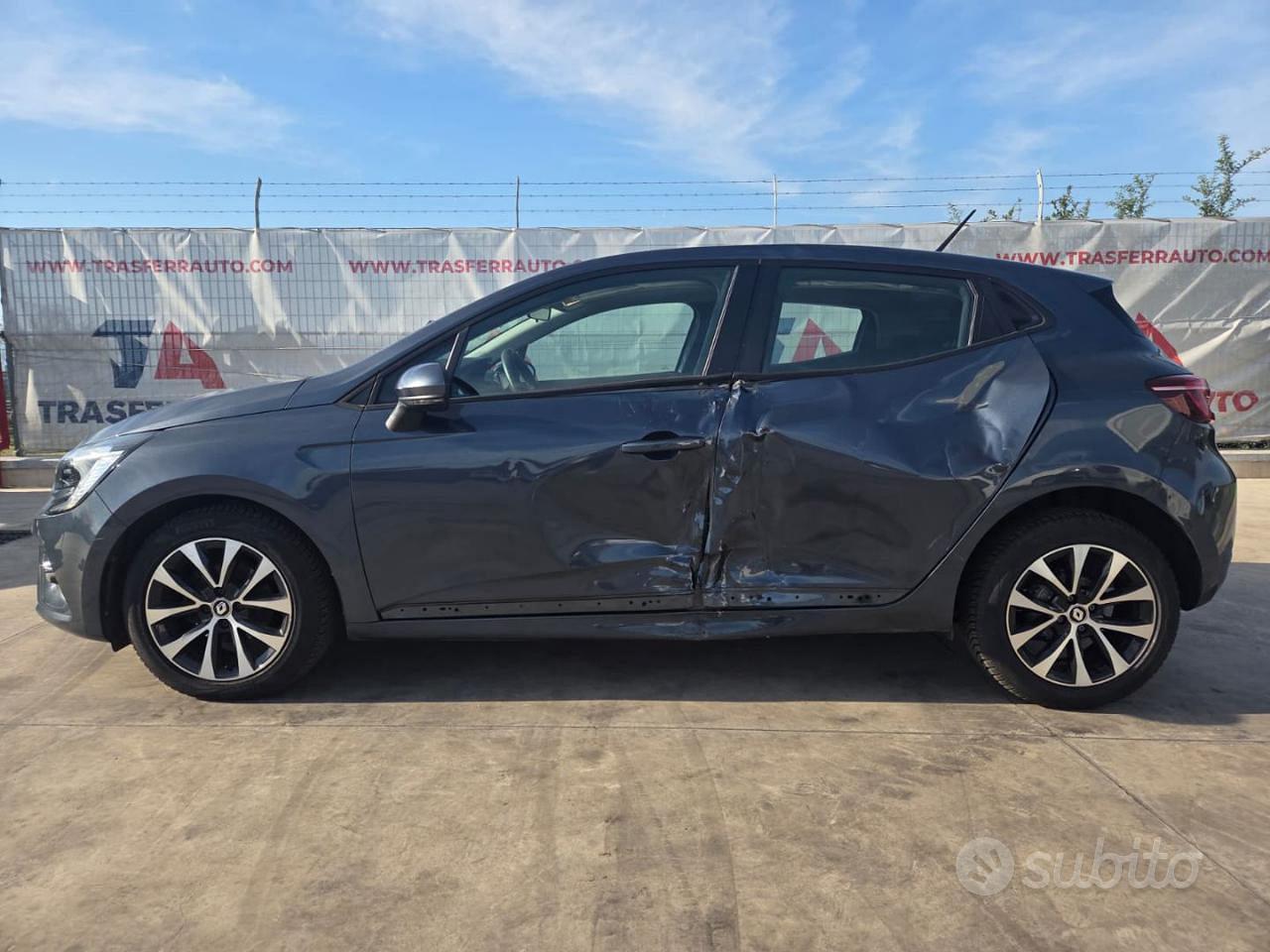 Renault Clio 2022 photo 2