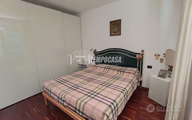 SOLUZIONE INDIPENDETE RISTRUTTURATA CON CORTE PRIV