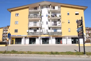 2 LOCALI A MONTALTO UFFUGO