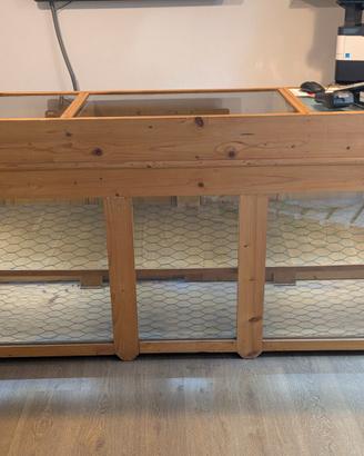 Mobile in legno massello con illuminazone