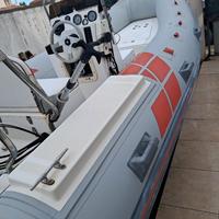 Gommone BSC + MOTORE +carrello