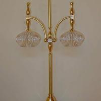 Lampada da tavolo in oro con vetri in cristallo