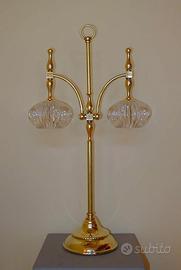 Lampada da tavolo in oro con vetri in cristallo