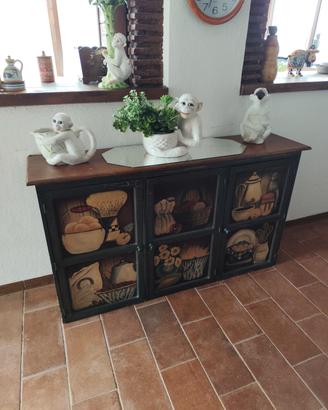 Mobile Credenza 