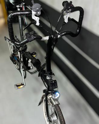 Bici Brompton nera a 6 marce