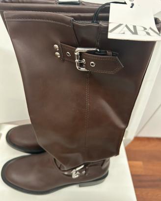Zara stivale marrone
