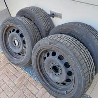 Set Cerchi in ferro con gomme invernali 15"