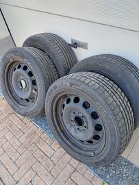 Set Cerchi in ferro con gomme invernali 15"