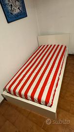 Letto singolo con materasso