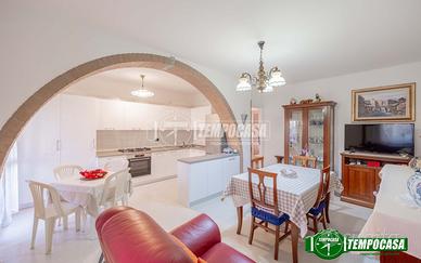 TRILOCALE RISTRUTTURATO CON BOX E CANTINA