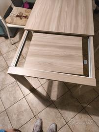 parete attrezzata, armadio e tavolo da interno 