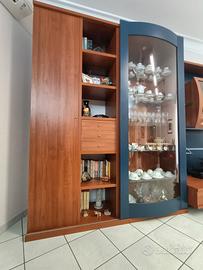 Parete attrezzata e madia sparecchiatavola