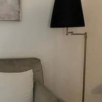 Lampada da terra in acciaio e paralume