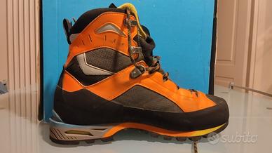 scarponi da montagna 