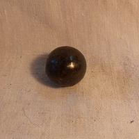 Palla da colubrina in ferro pieno.