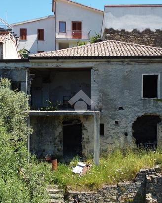 CASA SEMINDIPENDENTE A MONTECORICE