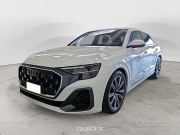 Audi Q8 55 TFSI e 290kW quattro tip. S Line E...