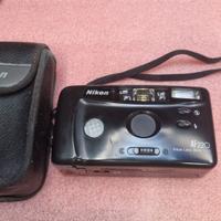 3916-Fotocamera vintage nikon AF220