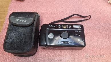 3916-Fotocamera vintage nikon AF220