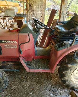 TRATTORE HONDA H6522 4x4 CON ATTREZZATURE