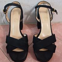 Scarpe aperte con plateau con tacco