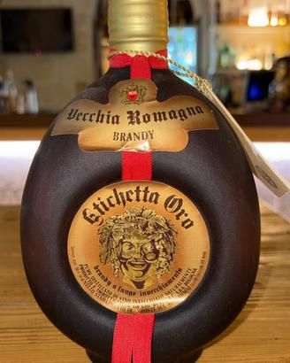 Bottiglia Vecchia Romagna Etichetta Oro