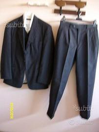 Completo uomo grigio