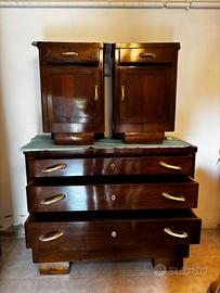 Comodini e cassettiera in legno