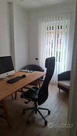 Stanza esclusiva in un ufficio coworking