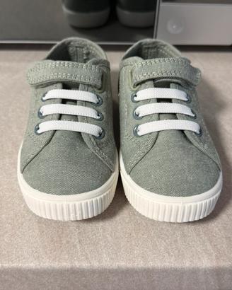 Scarpe Obaïbi Bimbo/a Taglia 23 – NUOVE mai usate!