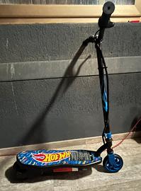 Monopattino elettrico Hot Wheels per bambini