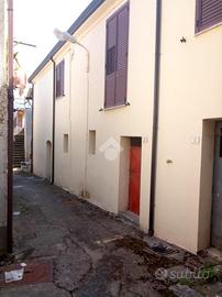 2 LOCALI A SAN POTITO ULTRA