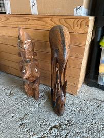 Statue in legno