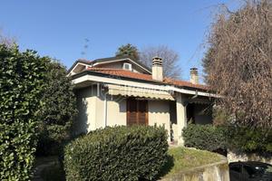 Casa indipendente a Cermenate 4 locali