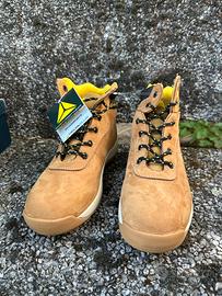 Boot / scarponcini nuovi deltaplus