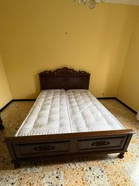 Letto matrimoniale in legno + 3 materassi singoli