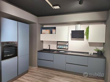 cucina Mobilturi  laccata 