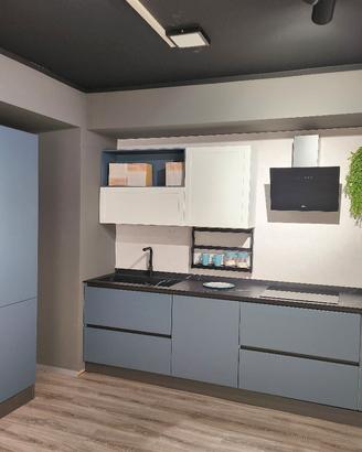 cucina Mobilturi  laccata 