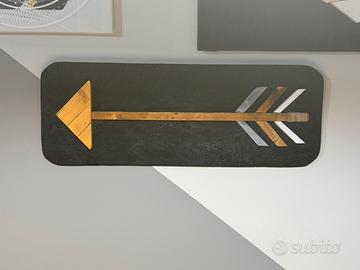 Decorazione da parete freccia in legno artigianale