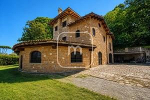Villetta a schiera di 450 m² con più di 5 locali a