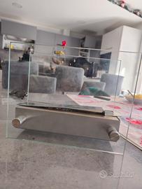 Focolare portatile con schermi in vetro temprato.