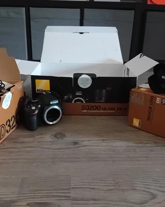 Nikon D3200 + Obiettivo 18-105 VR Kit, come nuova