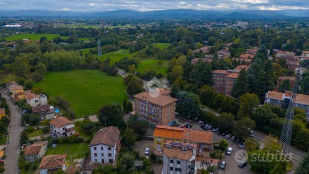 5 LOCALI A REGGIO NELL'EMILIA