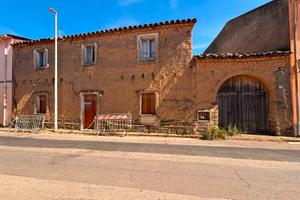 Casa indipendente con ampio giardino