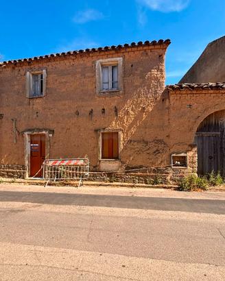 Casa indipendente con ampio giardino